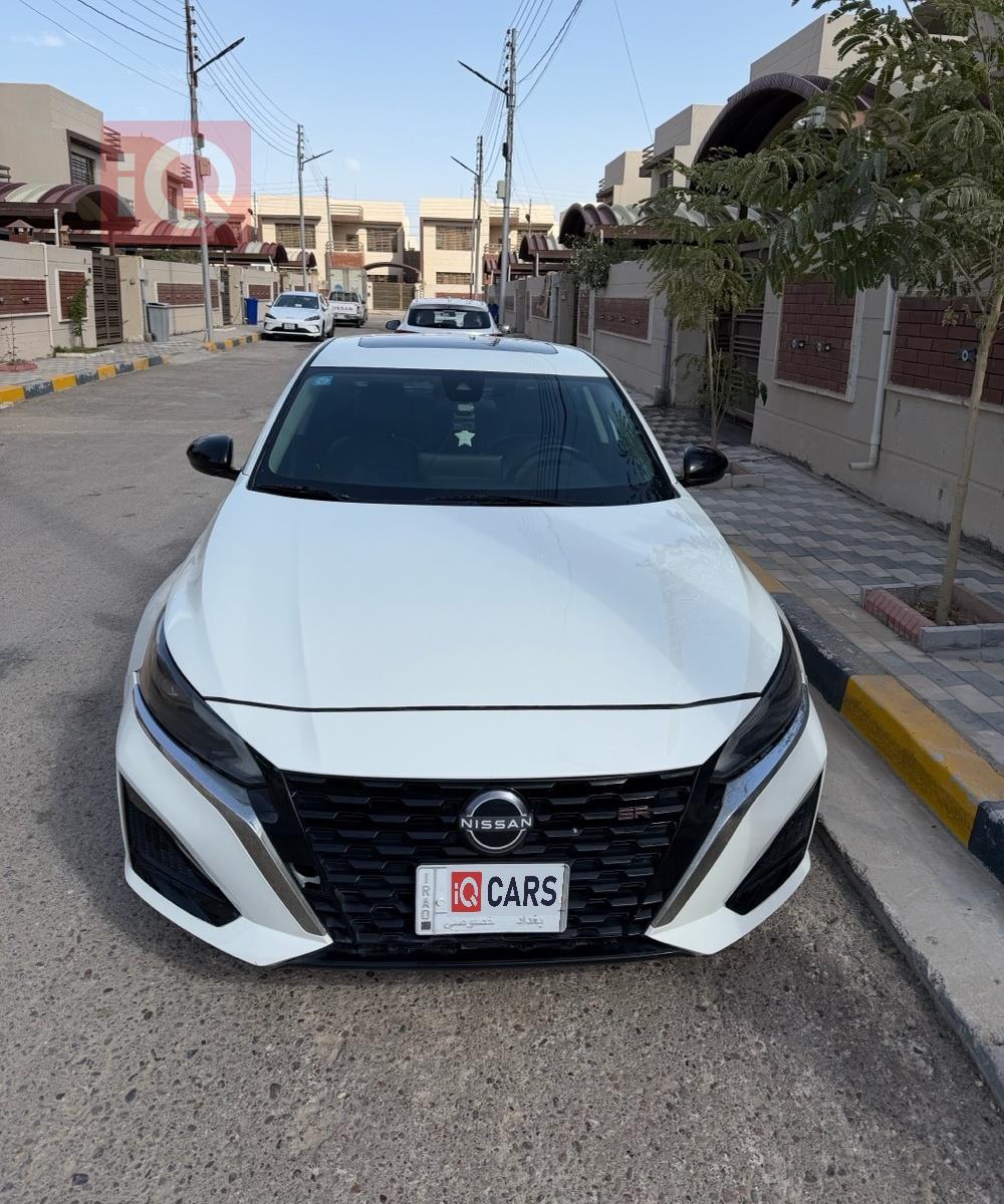 نيسان ألتيما